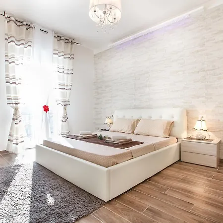Alexander Apartament