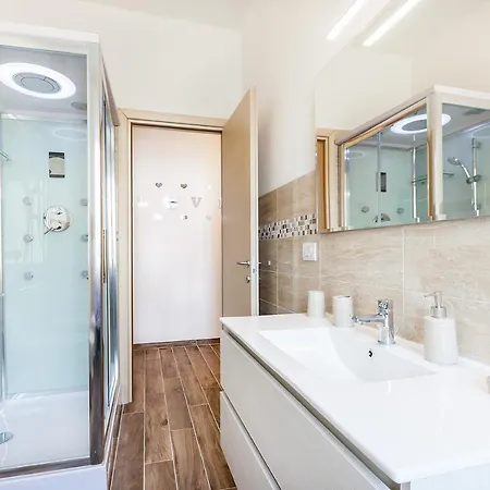 Alexander Apartment