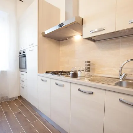 Alexander Apartment *
